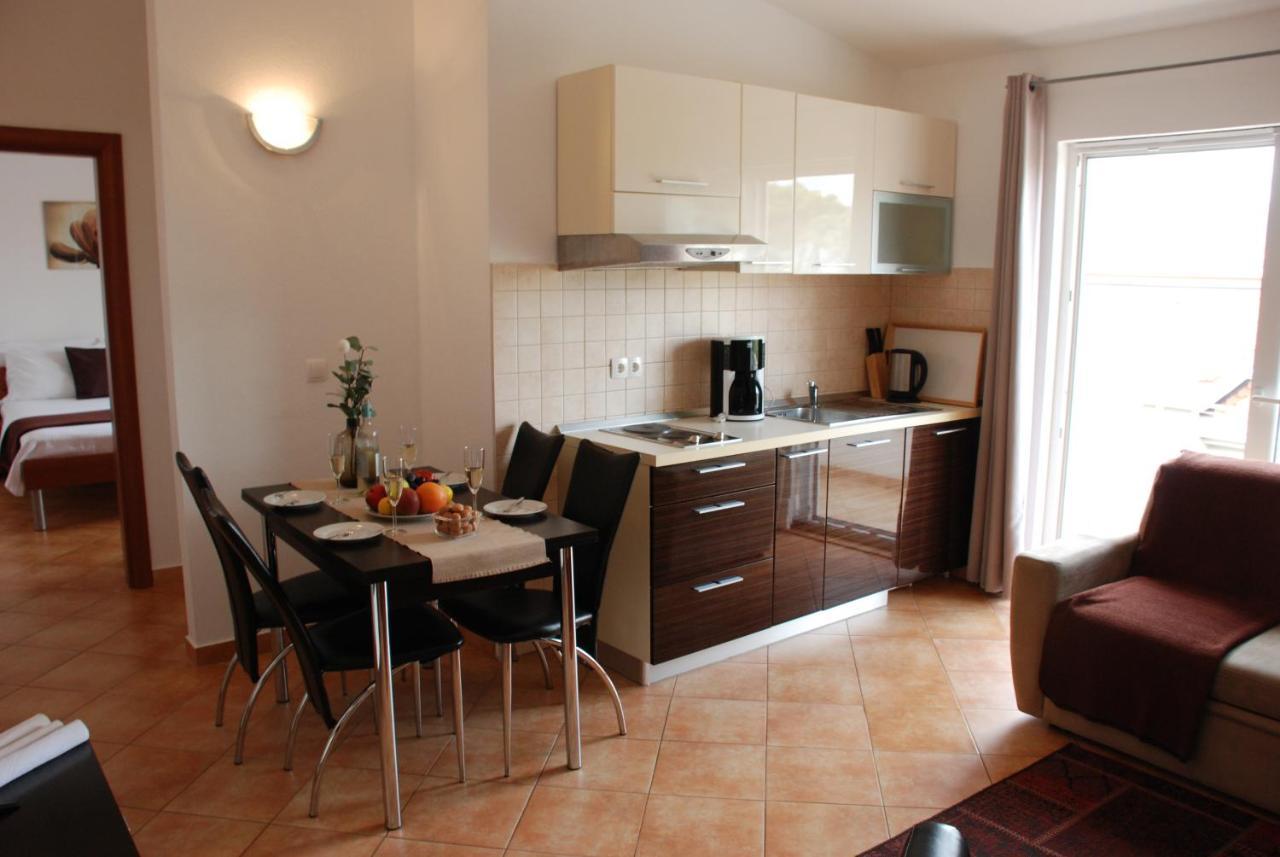 Apartments Antonella Трогір Екстер'єр фото