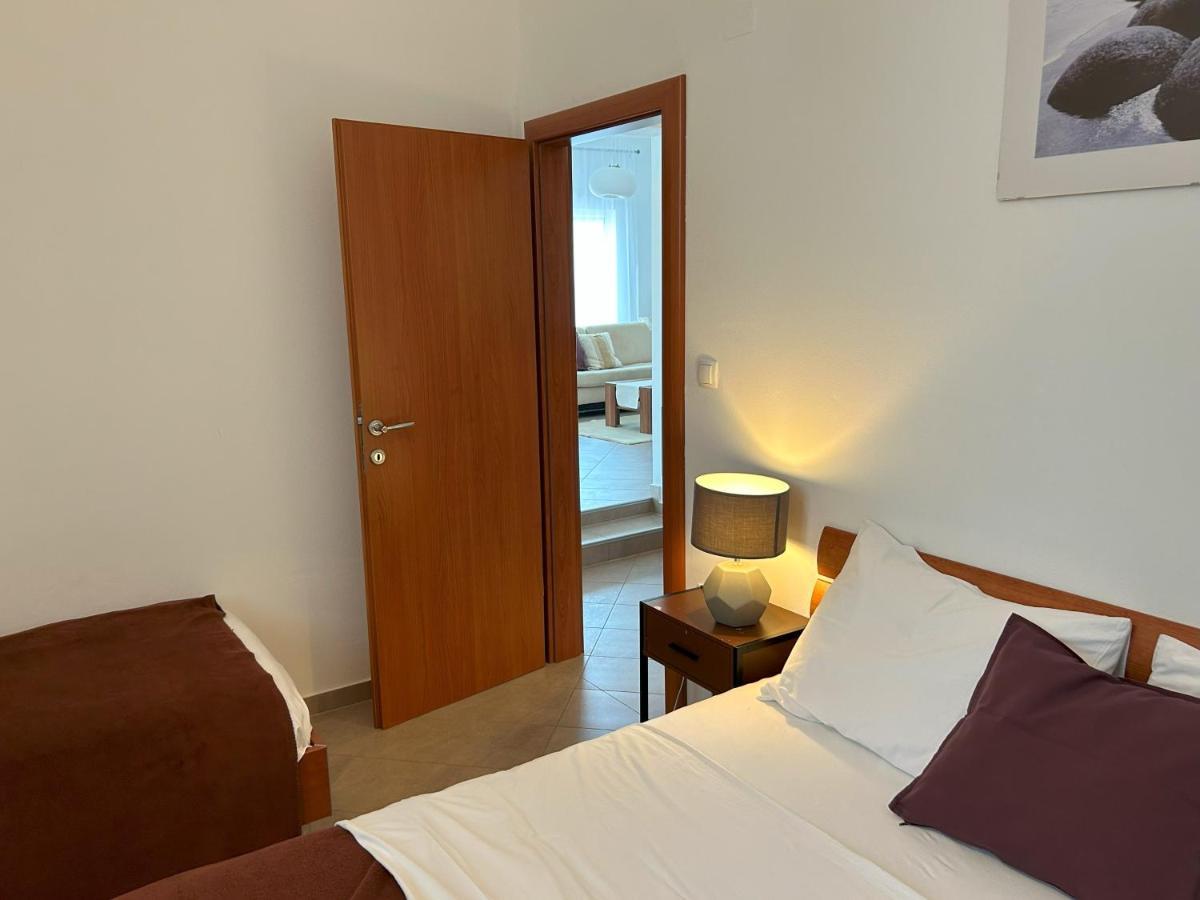 Apartments Antonella Трогір Екстер'єр фото