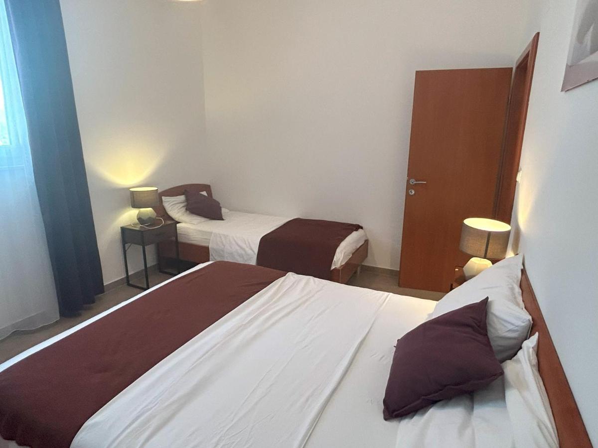 Apartments Antonella Трогір Екстер'єр фото