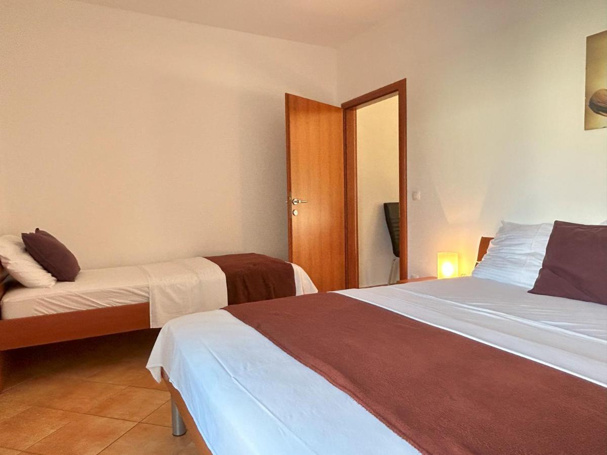 Apartments Antonella Трогір Екстер'єр фото